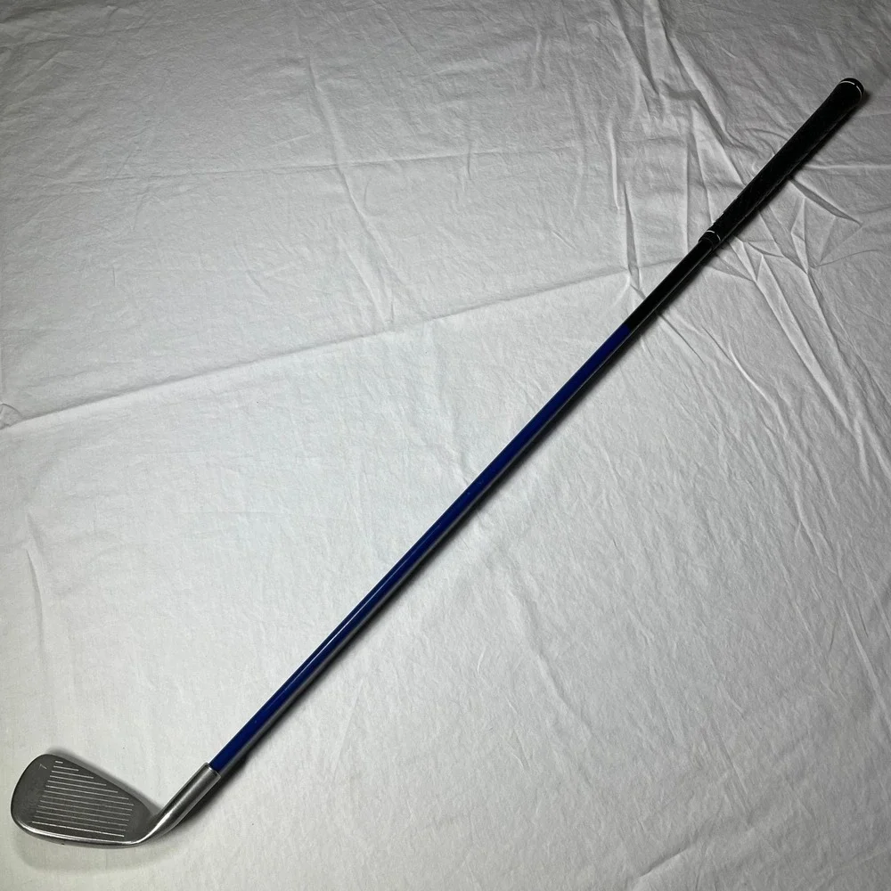 Ping Moxie RH Junior 7-Iron, Y-Flex Ping Moxie graphite shaft,‎ Ping grip.